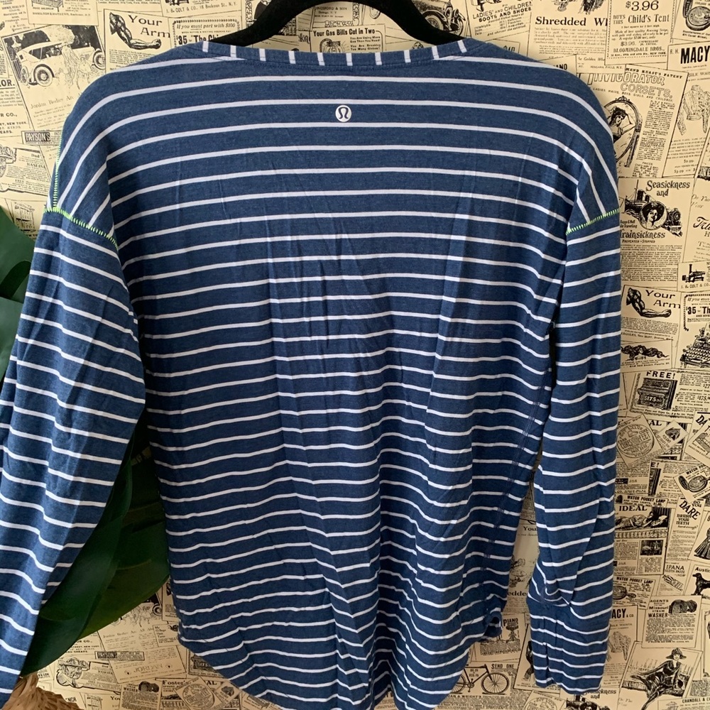 Lululemon striped long sleeve blue top white SZ 4 - Picture 7 of 9